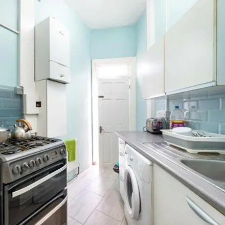 Image 3 - Sellons Avenue, London, NW10 4HH, United Kingdom - Townhouse for sale