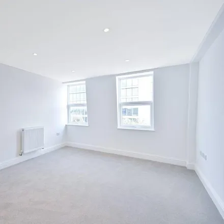 Image 4 - Domino's, 758A Bath Road, London, TW5 9TY, United Kingdom - Apartment for rent