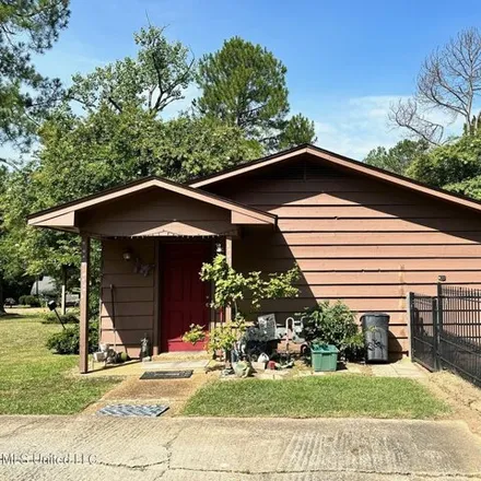 Buy this 2 bed townhouse on 300 Lindale Cir Unit B in Clinton, Mississippi