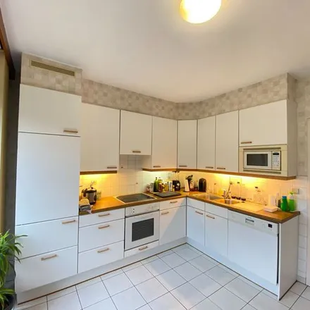 Rent this 3 bed apartment on Mechelsevest 10-26 in 3000 Leuven, Belgium