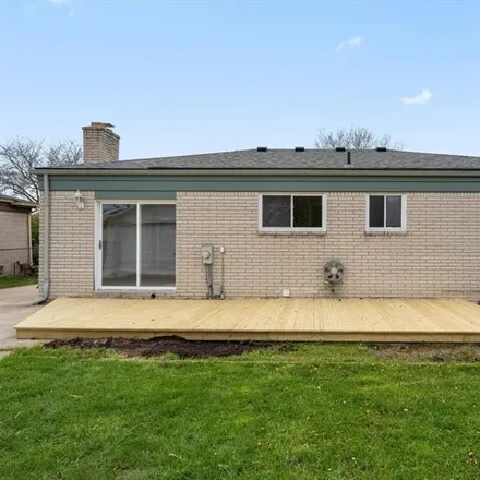 Image 5 - 40352 Kristen Drive, Sterling Heights, MI 48310, USA - House for sale