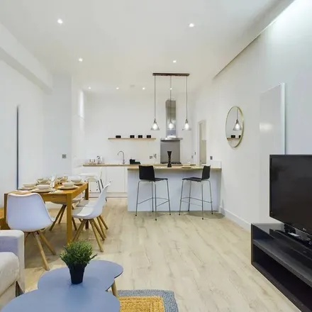 Rent this 4 bed apartment on London in E2 6DP, United Kingdom