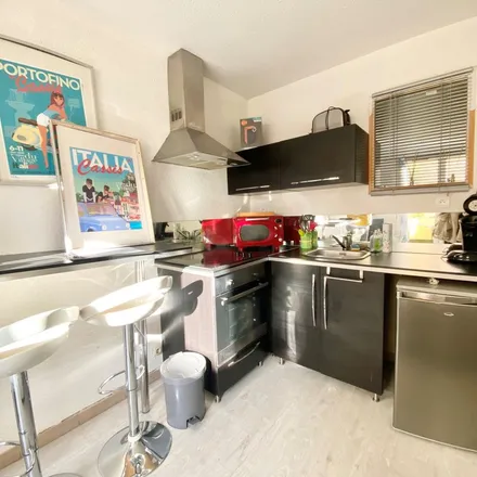 Rent this 1 bed apartment on 1 Chemin du Bérard in 13260 Cassis, France