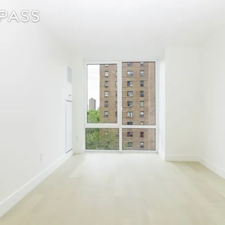 Image 9 - 100 East 104th Street, New York, NY 10029, USA - House for rent