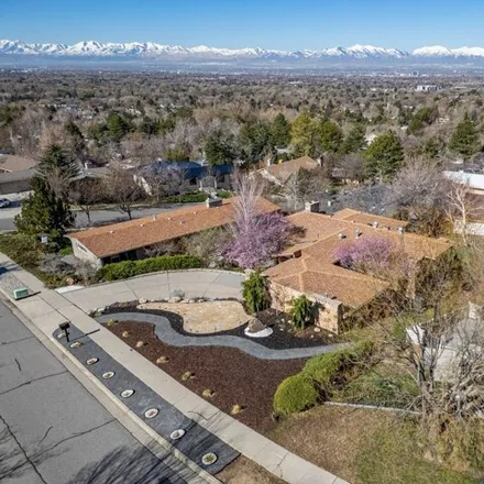 Image 5 - 4864 Wallace Lane, Holladay, UT 84117, USA - House for sale