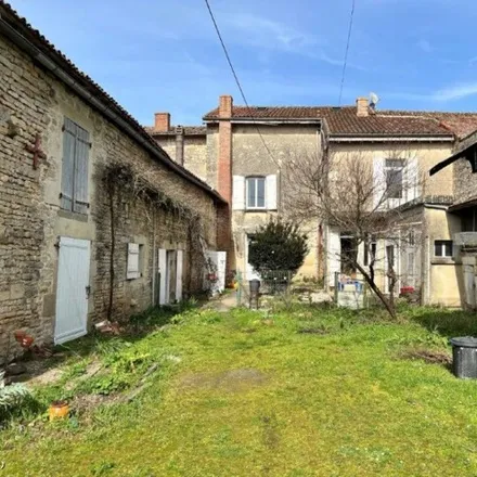 Image 2 - Lizant, Vienne, France - House for sale