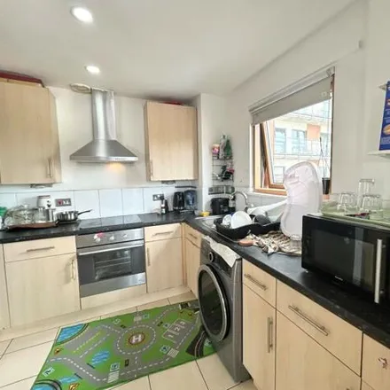 Rent this 1 bed room on Lidl in Regarth Avenue, London