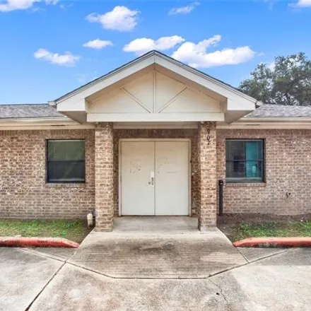 Buy this 3 bed house on 951 Cedar Lawn Drive in Alvin, TX 77511