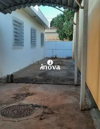 Buy this 3 bed house on Rua Luiz Soares in Vila Olímpica, Uberaba - MG