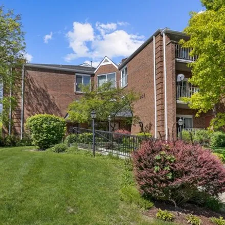 Buy this 2 bed condo on 899 Leicester Road in Elk Grove Village, IL 60007
