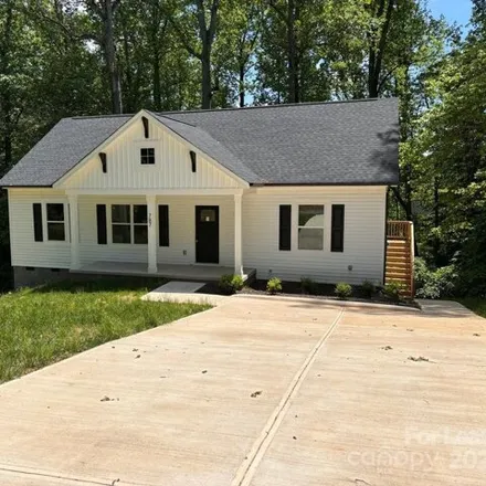 Rent this 3 bed house on 701 Stratford Road in Troutman, NC 28166