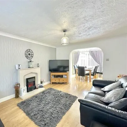 Image 3 - Stapeley Gardens, Knowsley, L26 9YG, United Kingdom - House for sale