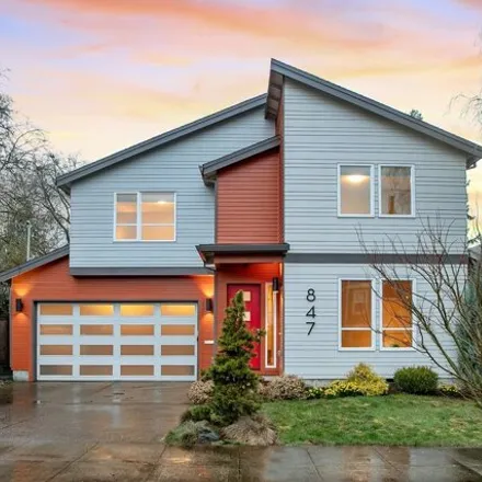 Buy this 4 bed house on 847 North Russet Street in Portland, OR 97217