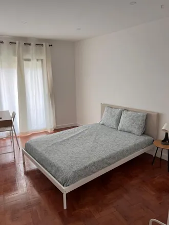 Rent this 4 bed room on unnamed road in 2765-465 São João do Estoril, Portugal