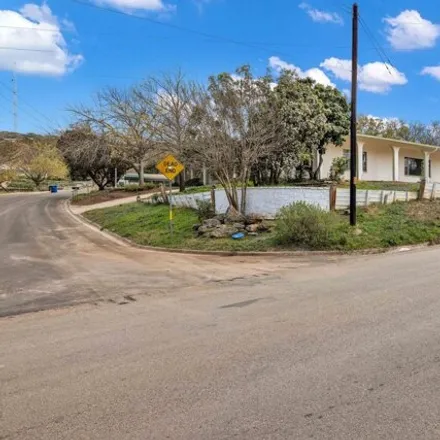 Image 3 - 1726 Deer Trail, Kerrville, TX 78028, USA - House for sale