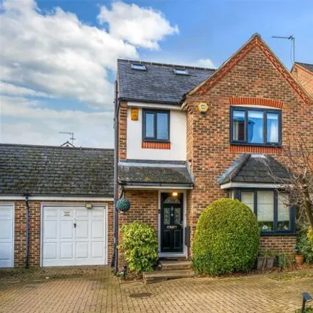 Buy this 4 bed house on 2 Highgrove Close in London, N11 3PT