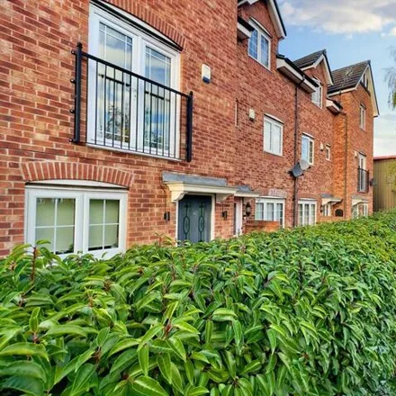 Buy this 4 bed townhouse on Malthouse Court in Millbridge, WF15 6JZ