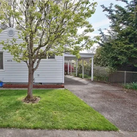 Buy this 2 bed house on 4970 Southwest Angel Avenue in Beaverton, OR 97005