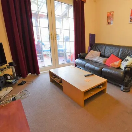 Rent this 1 bed room on 62 Becketts Park Crescent in Leeds, LS6 3PE