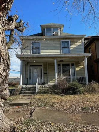 Buy this 4 bed house on 822 9th Street in Huntington, WV 25701