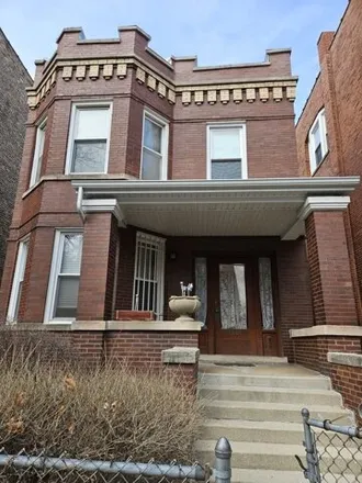 Rent this 2 bed house on 2340 West Thomas Street in Chicago, IL 60622
