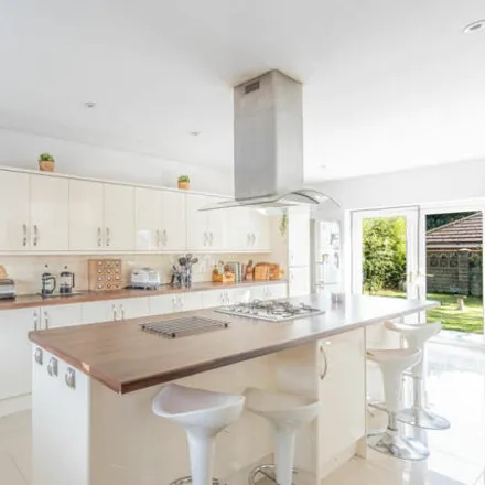 Image 2 - 2c Stourwood Avenue, Bournemouth, Christchurch and Poole, BH6 3PP, United Kingdom - House for sale