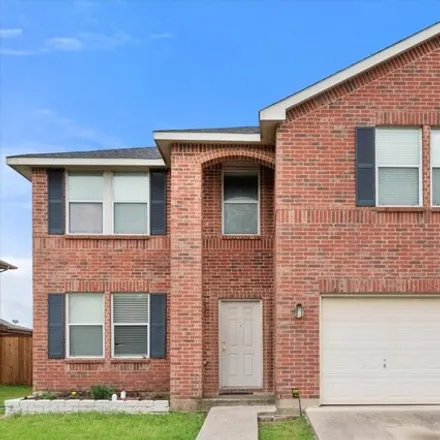 Buy this 5 bed house on 2121 Edgewood Drive in Grand Prairie, TX 75052