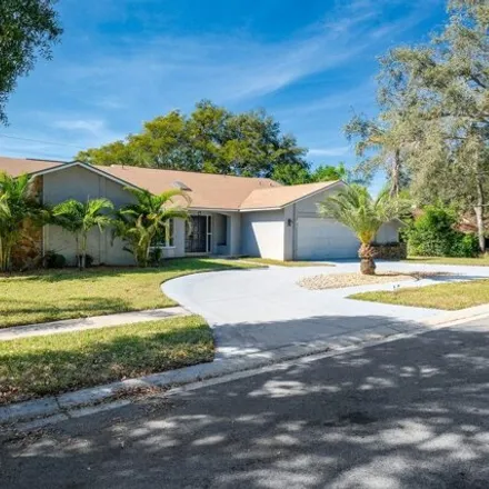 Image 2 - 185 Normandy Circle West, Palm Harbor, FL 34683, USA - House for sale