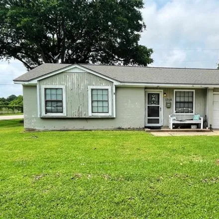 Buy this 3 bed house on 1512 North 14th Street in Nederland, TX 77627