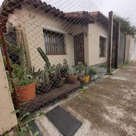 Buy this 3 bed house on Conscripto Bernardi in Partido de Lomas de Zamora, B1845 BZB Temperley