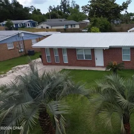 Buy this 3 bed house on 1009 Huntington Drive in Springfield, Bay County