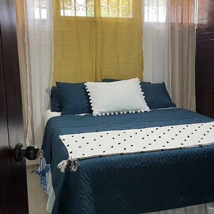 Rent this 3 bed house on Carretera Antigua Ciudad de Guatemala - Amatitlán in -Amatitlán, Guatemala