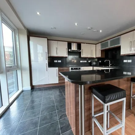 Rent this 6 bed apartment on Ecclesall Gate in Hanover Street, Sheffield