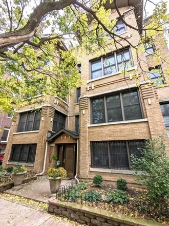 Buy this 3 bed condo on 837-839 West Ainslie Street in Chicago, IL 60640