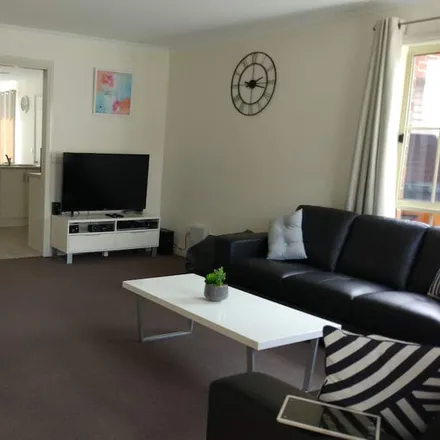 Rent this 3 bed townhouse on Eureka VIC 3350