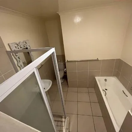 Image 8 - Stephen Dlamini Road, Essenwood, Durban, 4001, South Africa - Apartment for rent