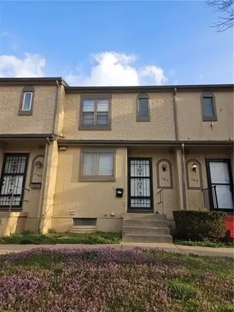 Buy this 2 bed house on 7425 East 115th Terrace in Kansas City, MO 64134