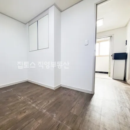 Rent this 2 bed apartment on 서울특별시 관악구 봉천동 49-45