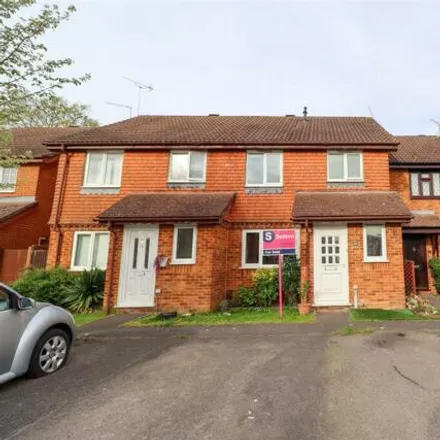 Buy this 3 bed townhouse on Nether Vell-Mead in Crookham Village, GU52 0YQ