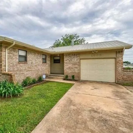 Rent this 3 bed house on 1542 Northwest 49th Street in Lawton, OK 73505