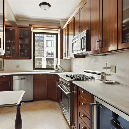 Image 3 - 180 EAST 79TH STREET 14A in New York - Apartment for sale