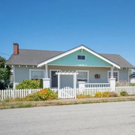 Buy this 3 bed house on 117 West Pine Street in Fort Bragg, CA 95437