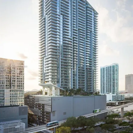 Image 6 - Saks Fifth Avenue, Southwest 7th Street, Miami, FL 33131, USA - Apartment for rent