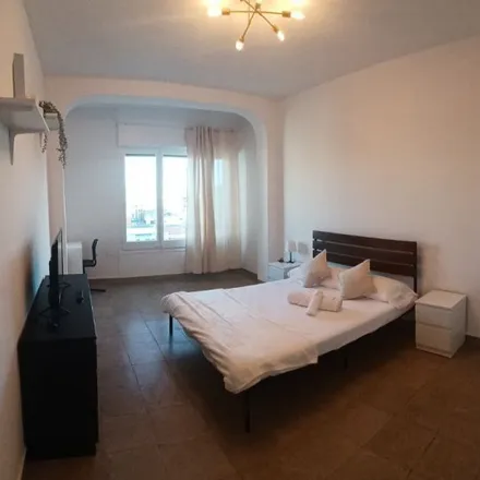 Rent this 5 bed room on Carrer d'Aragó in 315, 08013 Barcelona