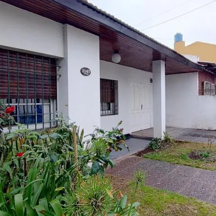 Buy this studio house on Liniers in Partido de Esteban Echeverría, 1838 Luis Guillón