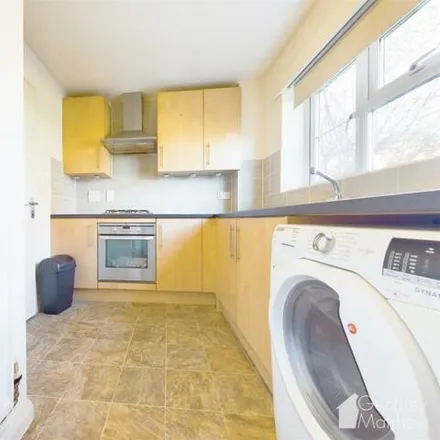 Image 2 - Cotswold Drive, North Hertfordshire, SG1 6GT, United Kingdom - Apartment for sale