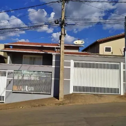 Buy this 3 bed house on Rua Gonçalves Dias in Extrema, Extrema - MG