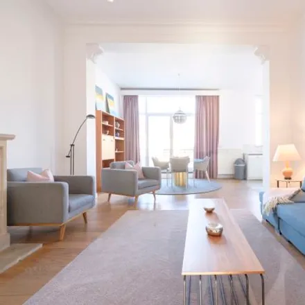 Rent this 3 bed apartment on Prince Royal maison de repos in Rue Keyenveld - Keienveldstraat 58, 1050 Ixelles - Elsene