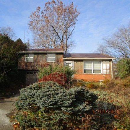 Rent this 3 bed house on Riviera Rd in Pittsburgh, PA