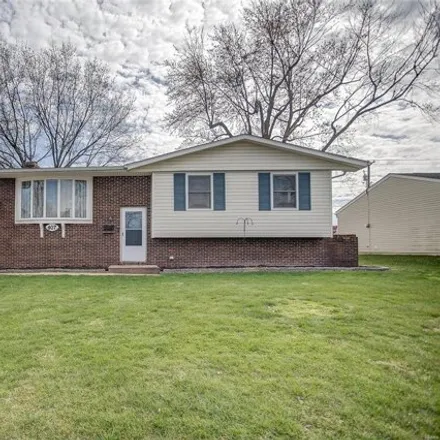 Buy this 4 bed house on 407 Dartmouth Drive in O'Fallon, IL 62269